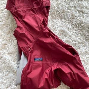 Patagonia rain coat medium